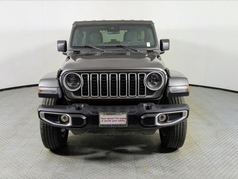 Used 2025 Jeep Wrangler Unlimited Sahara AWD/4WD image 11