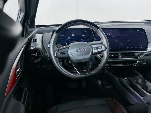 Used 2024 Chevrolet Equinox EV RS FWD image 17