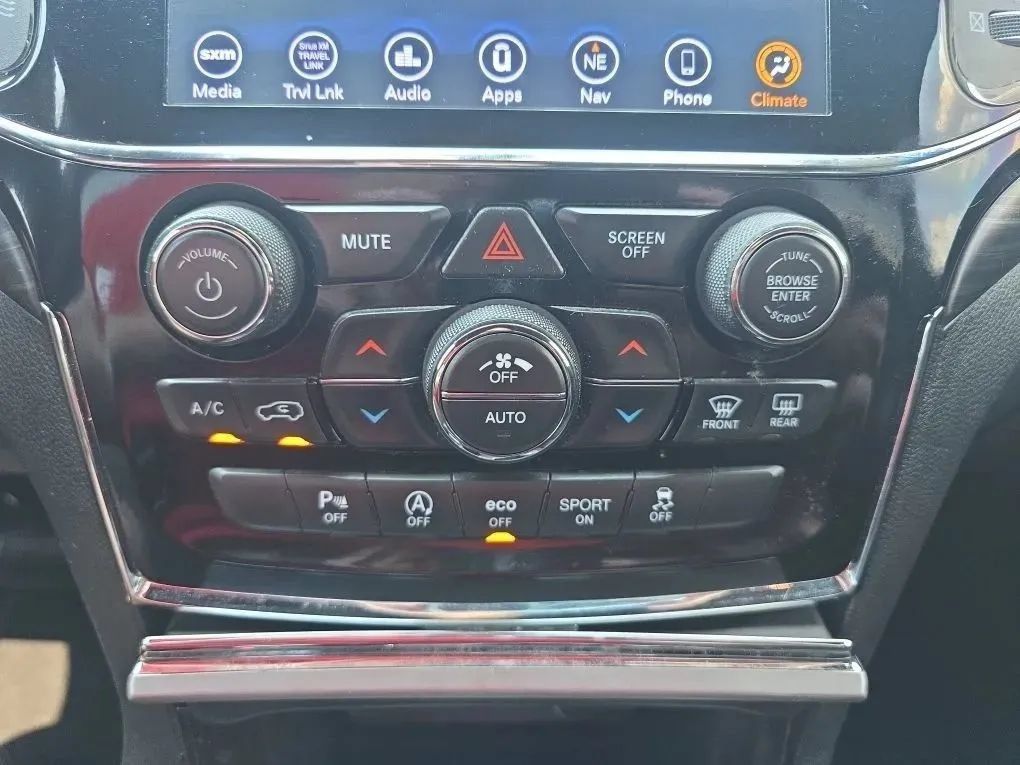 Used 2019 Jeep Grand Cherokee Altitude AWD/4WD image 34