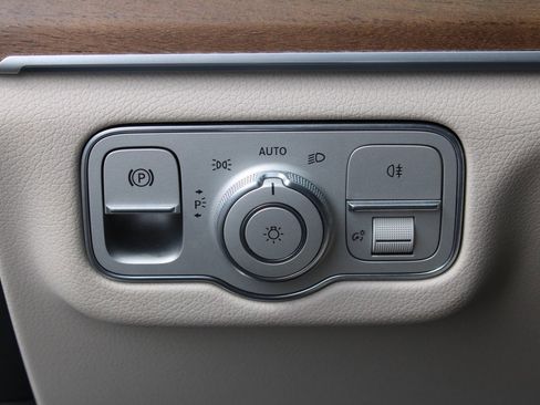 Certified 2022 Mercedes-Benz GLE 350 4MATIC w/ Premium Package image 13