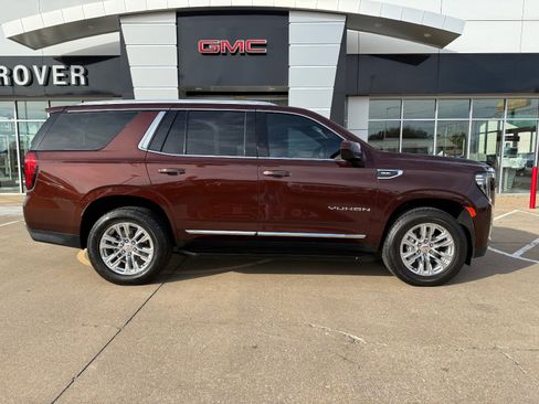 Certified 2023 GMC Yukon SLT image 3