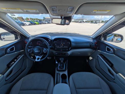 Used 2022 Kia Soul S FWD image 32