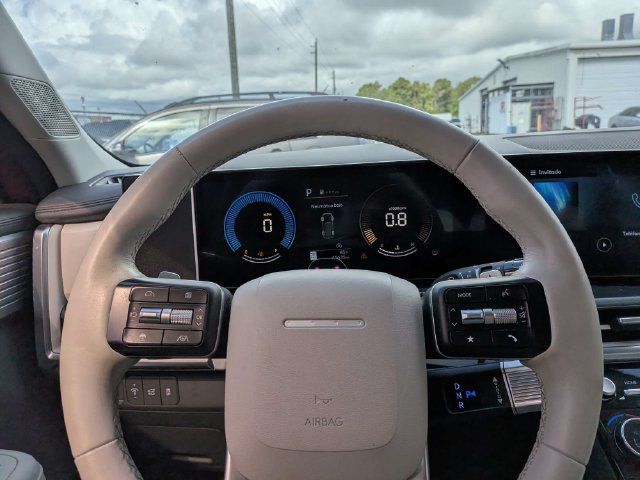 Used 2025 Hyundai Santa Fe SEL FWD image 18