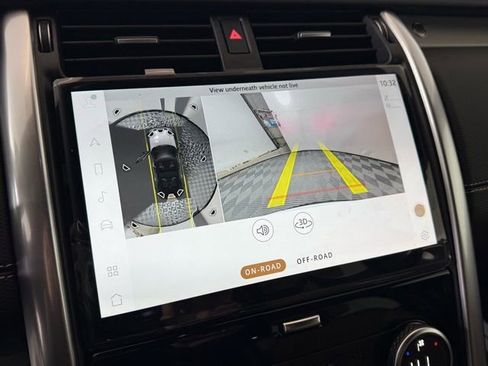 New 2026 Land Rover Discovery Dynamic SE image 33