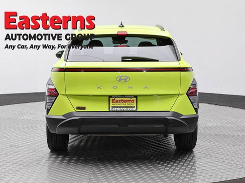Used 2024 Hyundai Kona SEL FWD image 6