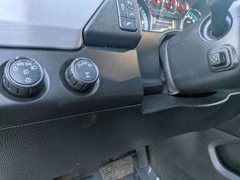 Used 2018 GMC Yukon XL SLT w/ Open Road Package image 17