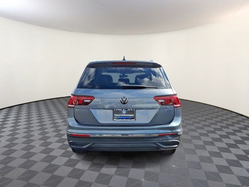 Certified 2022 Volkswagen Tiguan SE w/ Panoramic Sunroof Package image 6