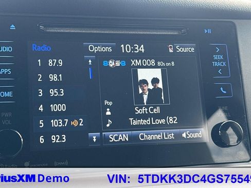 Certified 2016 Toyota Sienna LE image 28