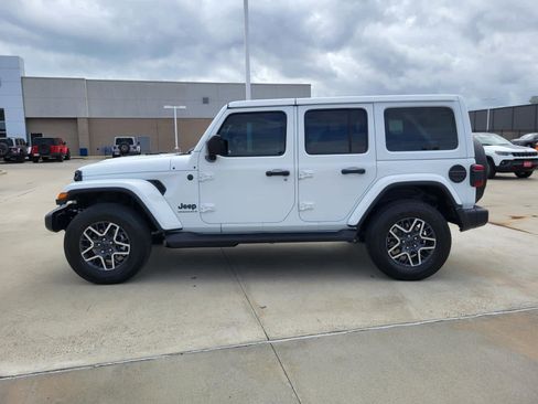 New 2026 Jeep Wrangler Unlimited Sahara AWD/4WD image 2