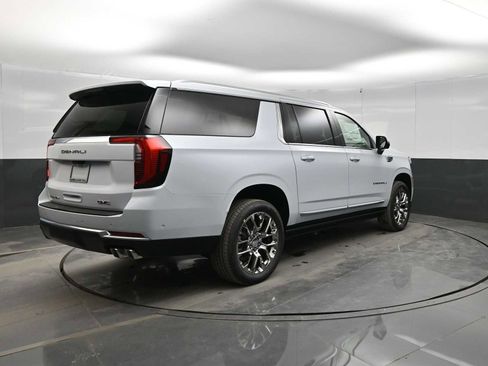 New 2026 GMC Yukon XL Denali w/ Denali Reserve Package AWD/4WD image 8