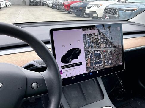 Used 2021 Tesla Model 3 Standard Range Plus RWD image 6