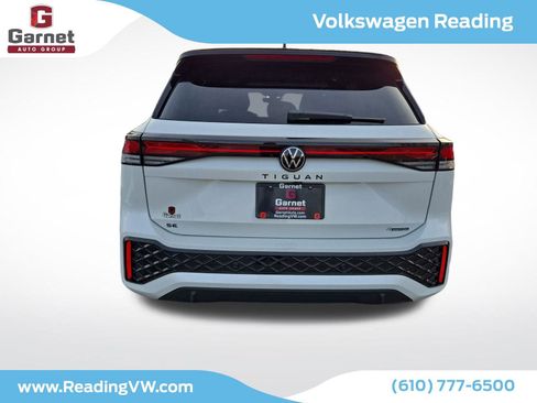 New 2026 Volkswagen Tiguan SE R-Line image 4