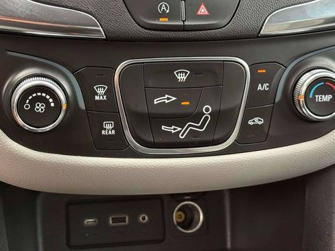 Used 2023 Chevrolet Equinox LS w/ LS Convenience Package FWD image 28