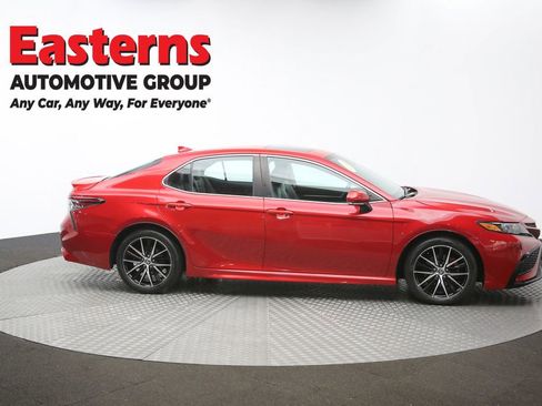 Used 2021 Toyota Camry SE w/ Cold Weather Package image 46