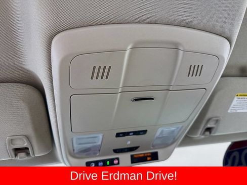 Used 2020 Buick Envision Essence FWD image 18