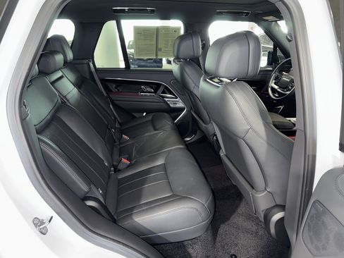 Used 2024 Land Rover Range Rover SE AWD/4WD image 15