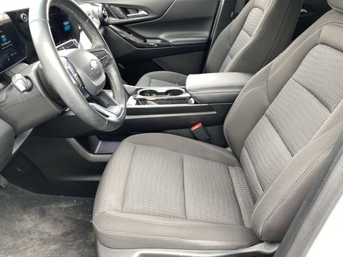 Used 2025 Chevrolet Equinox LT FWD image 17