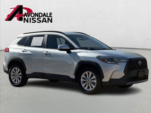 Used 2022 Toyota Corolla Cross LE image 9