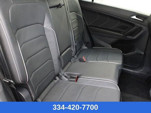 Certified 2022 Volkswagen Tiguan SEL R-Line image 21