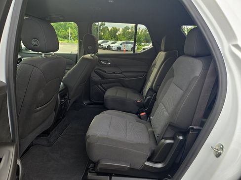 Used 2023 Chevrolet Traverse LT AWD/4WD image 10