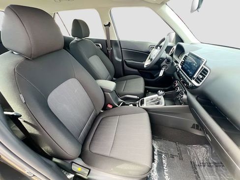 New 2025 Hyundai Venue SE image 25