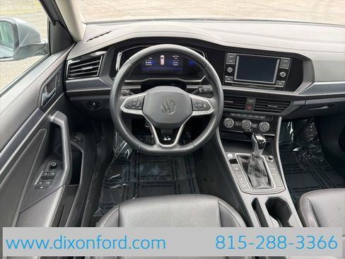Used 2024 Volkswagen Jetta SE image 20