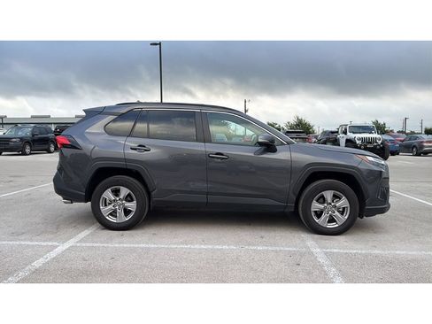 Used 2025 Toyota RAV4 XLE AWD/4WD image 3