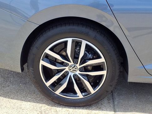 Used 2026 Volkswagen Jetta SE FWD image 21