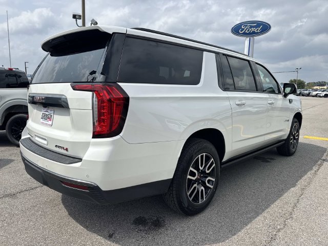 Used 2021 GMC Yukon XL AT4 w/ AT4 Premium Plus Package AWD/4WD image 5