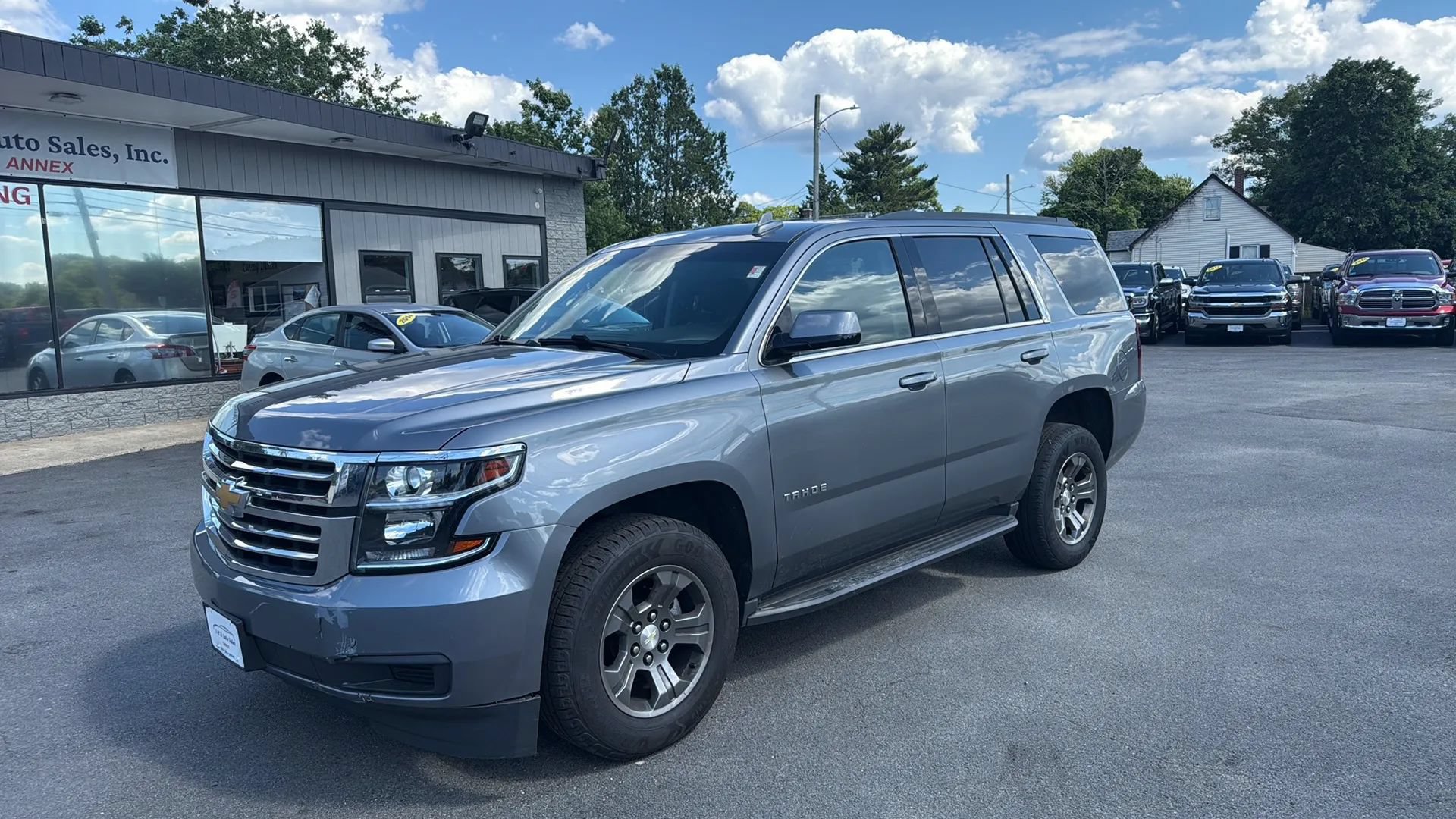 Used 2019 Chevrolet Tahoe LS AWD/4WD image 3