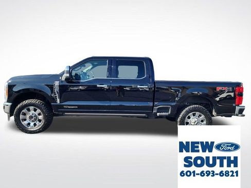 Used 2023 Ford F350 Lariat w/ Chrome Package image 2