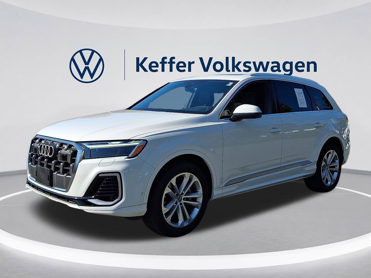 Used 2025 Audi Q7 3.0T Premium Plus AWD/4WD image 3