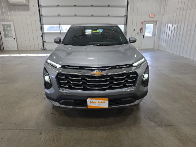 Used 2026 Chevrolet Equinox LT AWD/4WD image 3