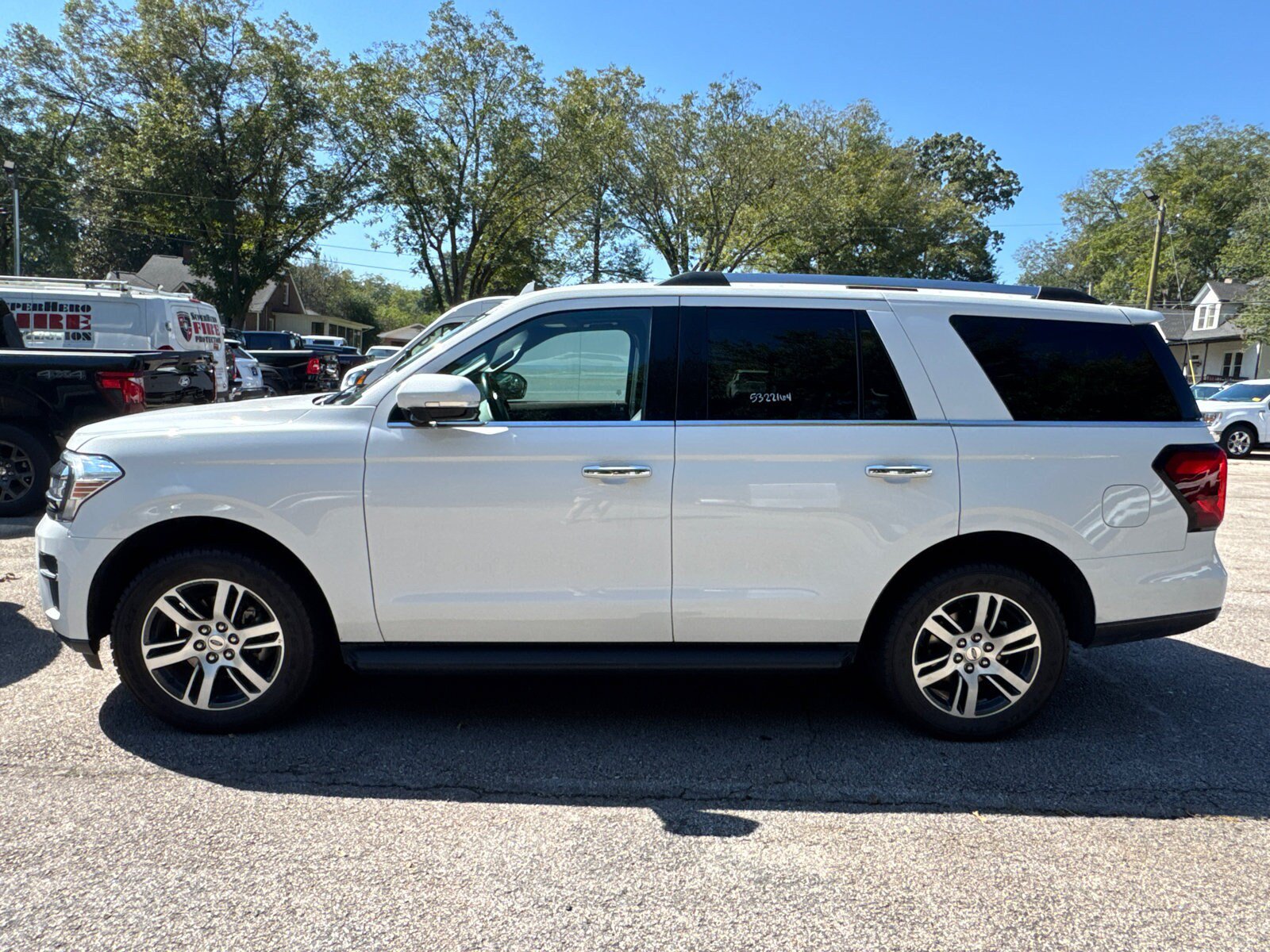 Used 2024 Ford Expedition Limited AWD/4WD image 4