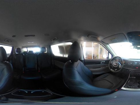 Used 2026 Kia Carnival FWD image 45