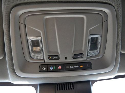 Used 2023 Chevrolet Silverado 1500 LT image 24