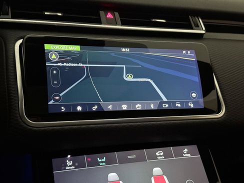 Used 2019 Land Rover Range Rover Velar R-Dynamic SE image 33