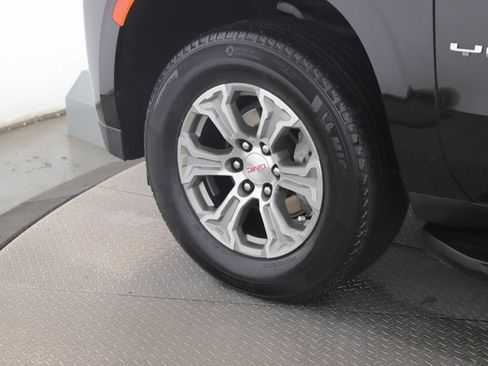 Used 2024 GMC Yukon SLE image 13