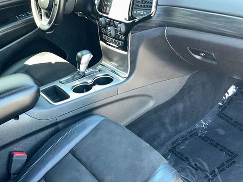 Used 2020 Jeep Grand Cherokee Laredo w/ Laredo X Package image 16