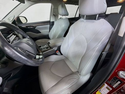 Used 2021 Toyota Highlander Platinum AWD/4WD image 12