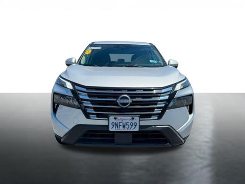 Used 2024 Nissan Rogue SV FWD image 3
