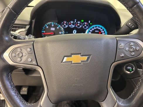 Used 2018 Chevrolet Suburban Premier AWD/4WD image 34