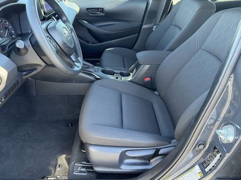 Used 2025 Toyota Corolla LE image 27