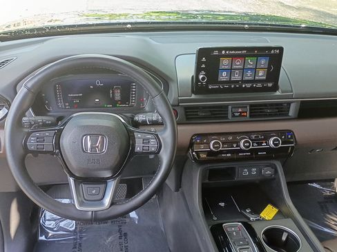 Used 2023 Honda Pilot Elite image 11
