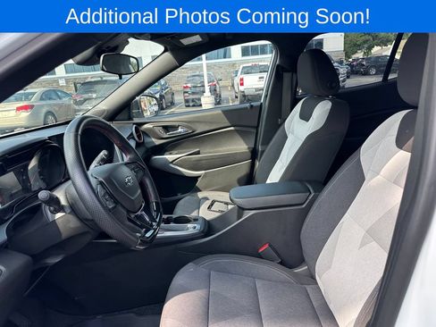 Used 2024 Chevrolet Trax RS w/ Driver Confidence Package FWD image 9