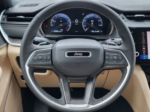 New 2026 Jeep Grand Cherokee L Limited AWD/4WD image 32