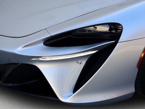 New 2026 McLaren Artura Spider image 13