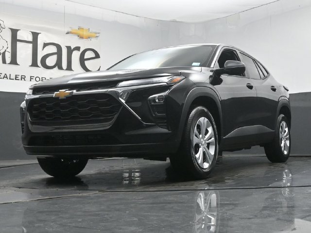 New 2026 Chevrolet Trax LS FWD image 4