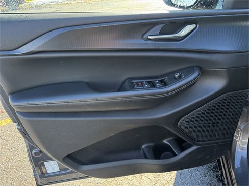 Certified 2024 Jeep Grand Cherokee L Laredo image 23