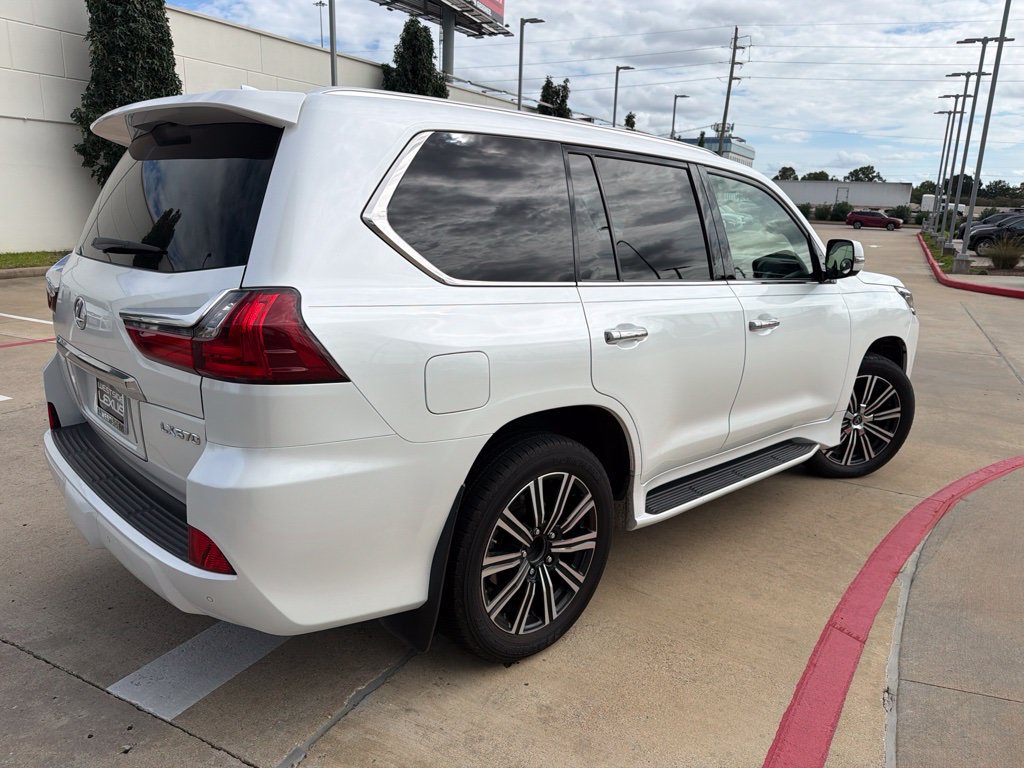 Used 2020 Lexus LX 570 4WD w/ Luxury Package image 3